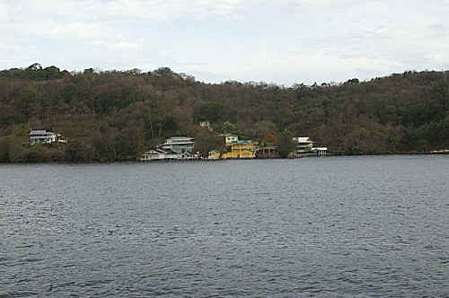 gasparee island compressed.jpg (72212 bytes)