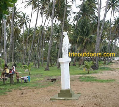 st joseph statue compressed.JPG (85947 bytes)